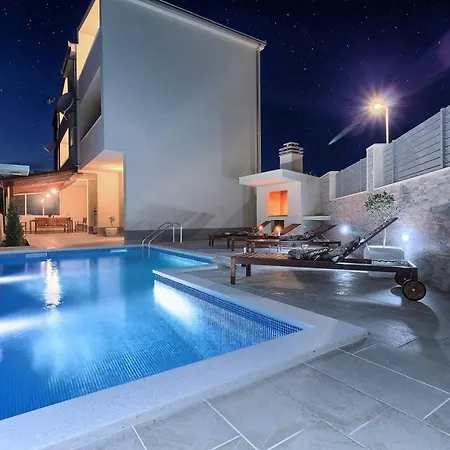 וילה Mm פודסטראנה