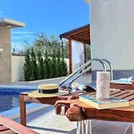 Mm * Podstrana