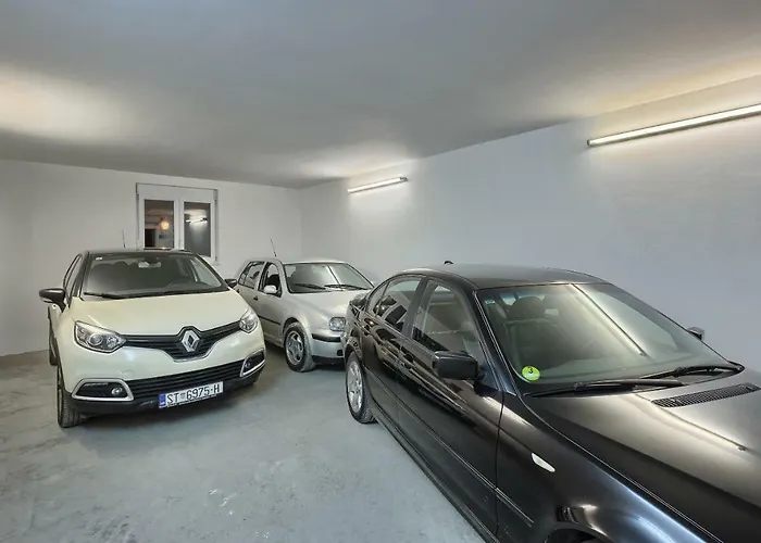 Mm فيلة بودْسْتغانا