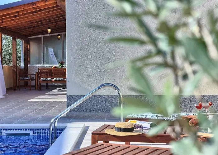 Mm * بودْسْتغانا