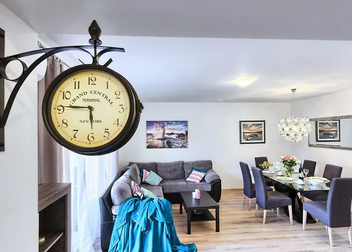 فيلة Mm بودْسْتغانا