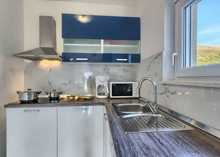 فيلة Mm بودْسْتغانا